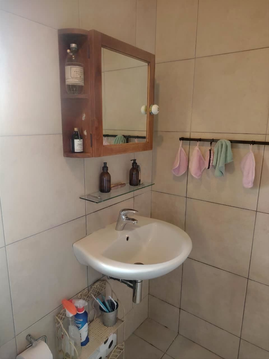 3 Bedroom Property for Sale in The Crest Western Cape